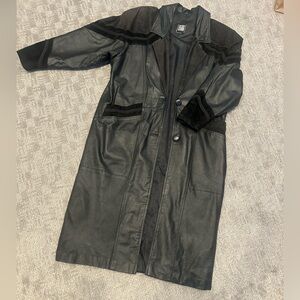 Greg Bell Women’s Black Leather Trench Coat | Size Large with Vintage Buttons